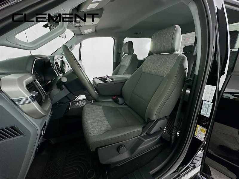 Ford F-150 Vehicle Full-screen Gallery Image 28