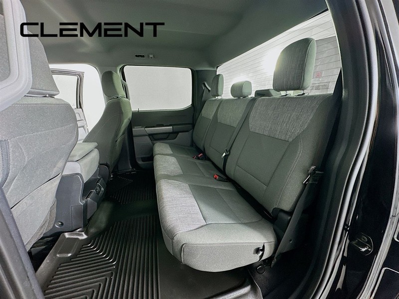 Ford F-150 Vehicle Full-screen Gallery Image 30