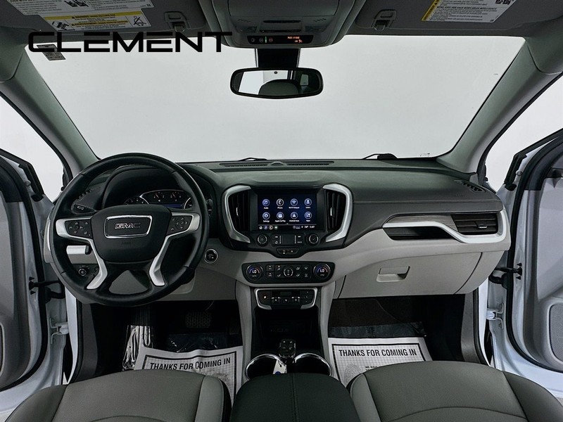 GMC Terrain Vehicle Full-screen Gallery Image 12