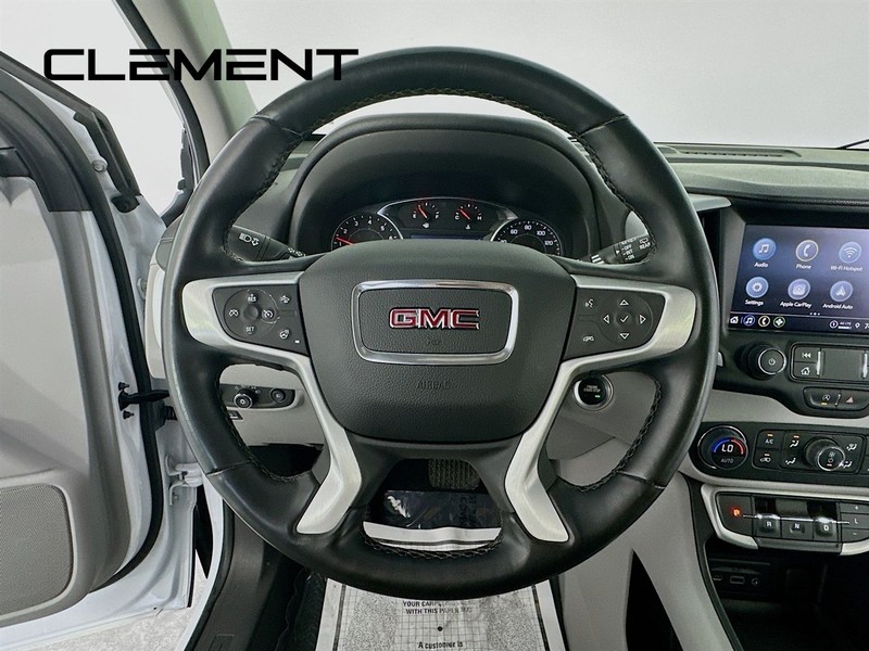 GMC Terrain Vehicle Full-screen Gallery Image 15
