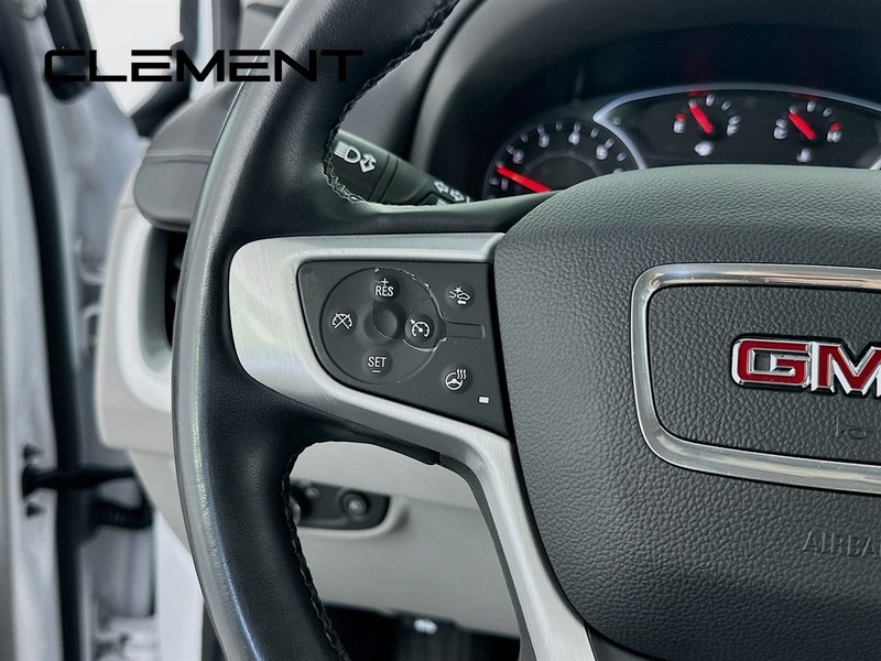 GMC Terrain Vehicle Full-screen Gallery Image 16