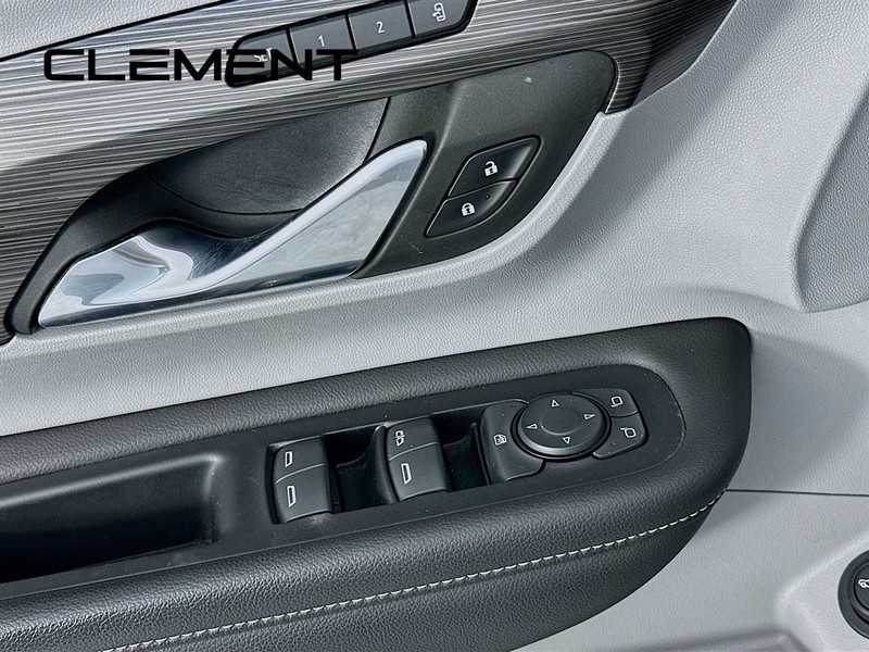 GMC Terrain Vehicle Full-screen Gallery Image 26