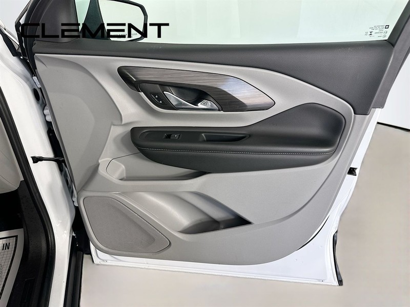 GMC Terrain Vehicle Full-screen Gallery Image 34