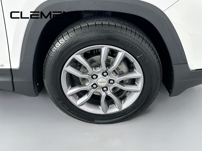 GMC Terrain Vehicle Full-screen Gallery Image 35
