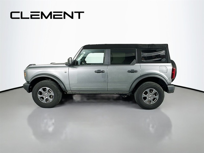 Ford Bronco Vehicle Full-screen Gallery Image 6