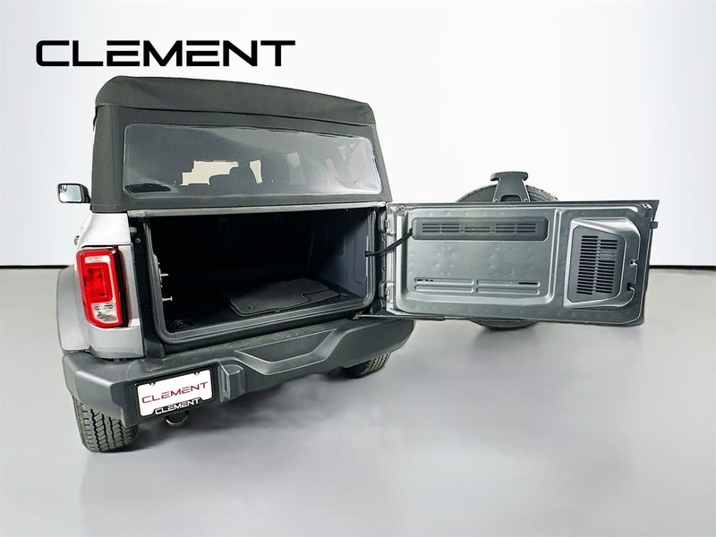 Ford Bronco Vehicle Full-screen Gallery Image 11