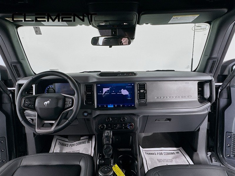 Ford Bronco Vehicle Full-screen Gallery Image 12