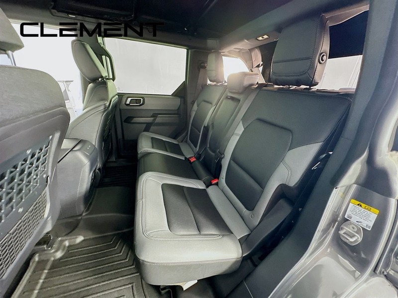 Ford Bronco Vehicle Full-screen Gallery Image 30
