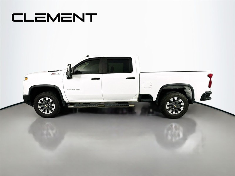 Chevrolet Silverado 2500HD Vehicle Full-screen Gallery Image 6