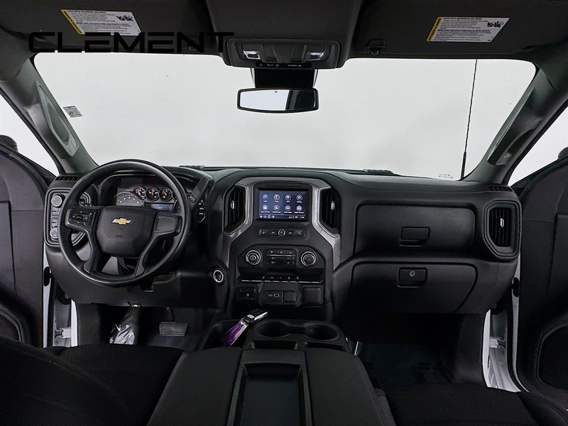 Chevrolet Silverado 2500HD Vehicle Full-screen Gallery Image 12
