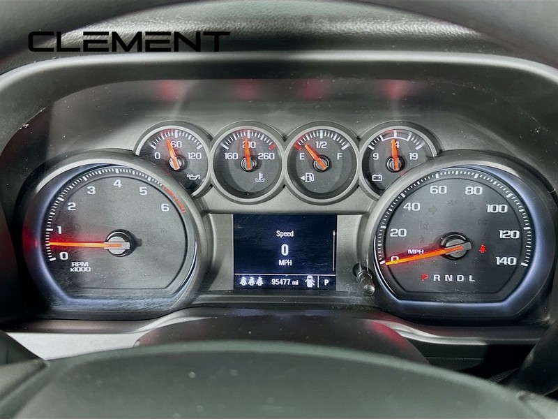 Chevrolet Silverado 2500HD Vehicle Full-screen Gallery Image 17