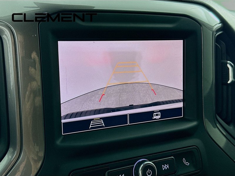 Chevrolet Silverado 2500HD Vehicle Full-screen Gallery Image 19