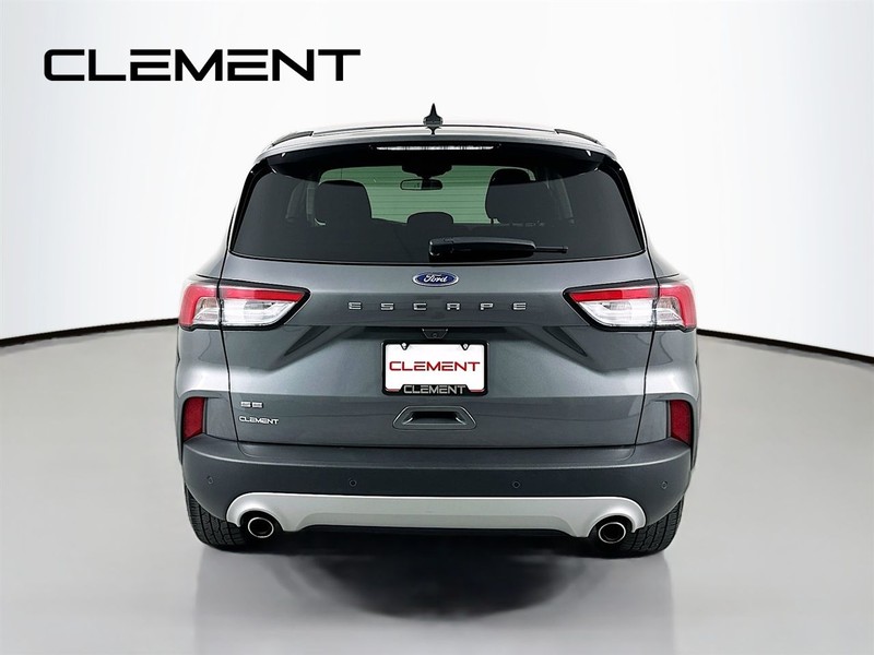 Ford Escape Vehicle Full-screen Gallery Image 8