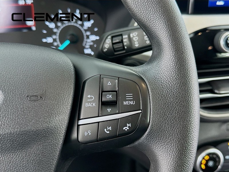 Ford Escape Vehicle Full-screen Gallery Image 17