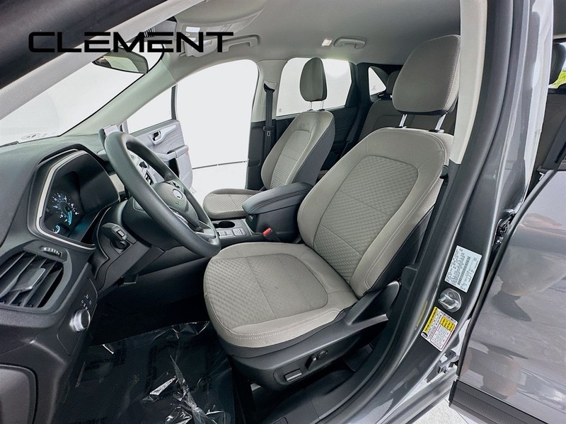 Ford Escape Vehicle Full-screen Gallery Image 28