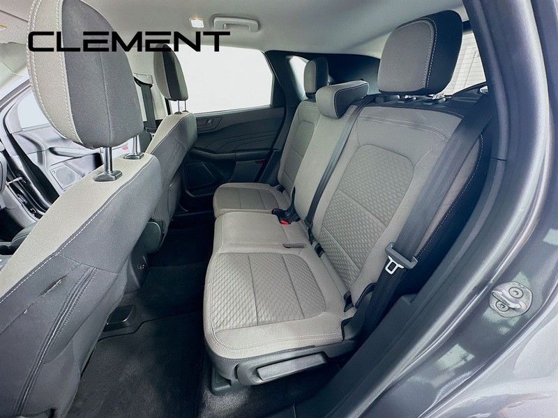 Ford Escape Vehicle Full-screen Gallery Image 30