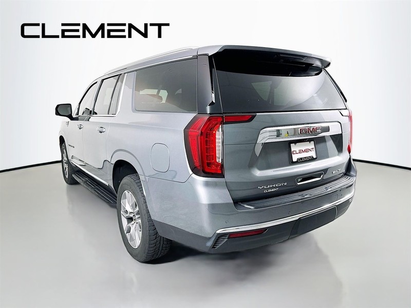 GMC Yukon XL Vehicle Full-screen Gallery Image 10