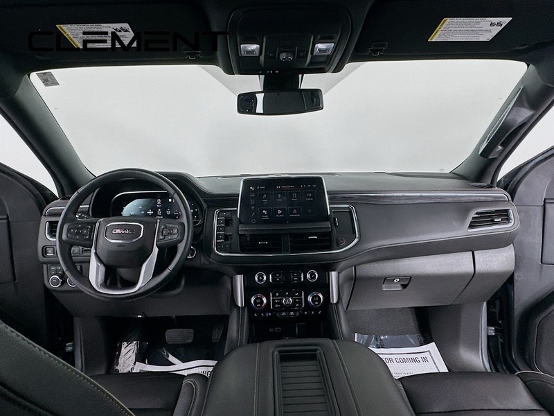 GMC Yukon XL Vehicle Full-screen Gallery Image 12