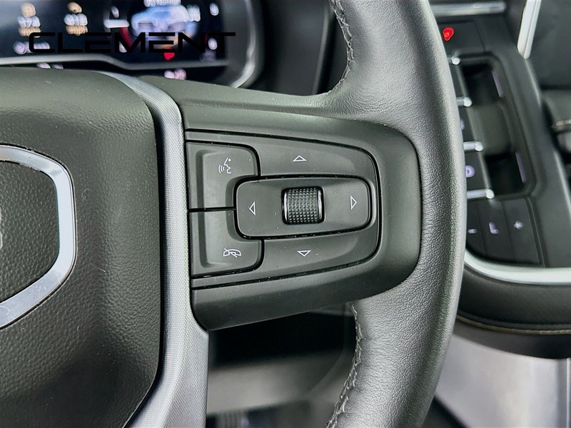 GMC Yukon XL Vehicle Full-screen Gallery Image 17