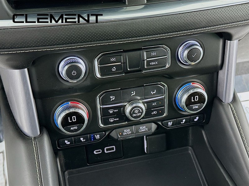 GMC Yukon XL Vehicle Full-screen Gallery Image 22