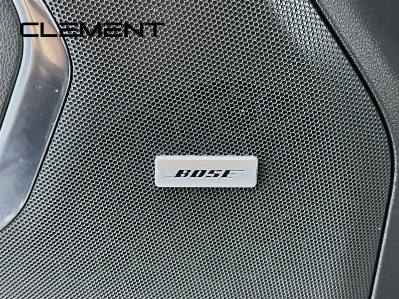 GMC Yukon XL Vehicle Full-screen Gallery Image 26
