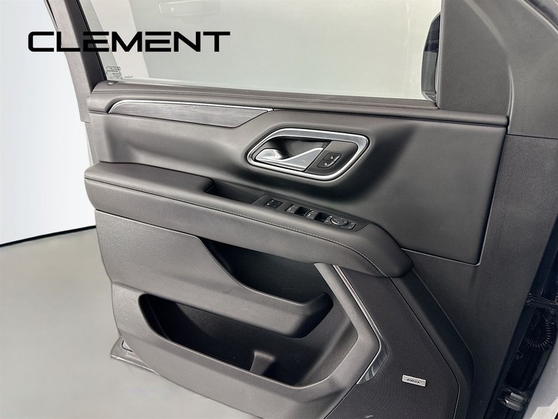 GMC Yukon XL Vehicle Full-screen Gallery Image 28