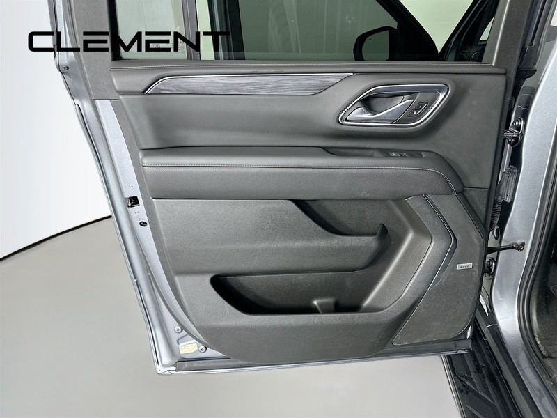 GMC Yukon XL Vehicle Full-screen Gallery Image 31