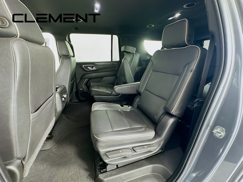 GMC Yukon XL Vehicle Full-screen Gallery Image 32