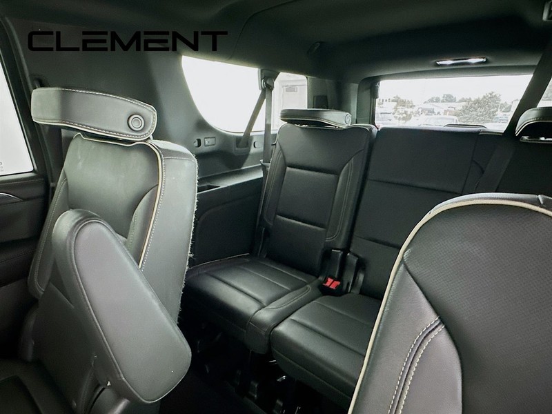 GMC Yukon XL Vehicle Full-screen Gallery Image 33
