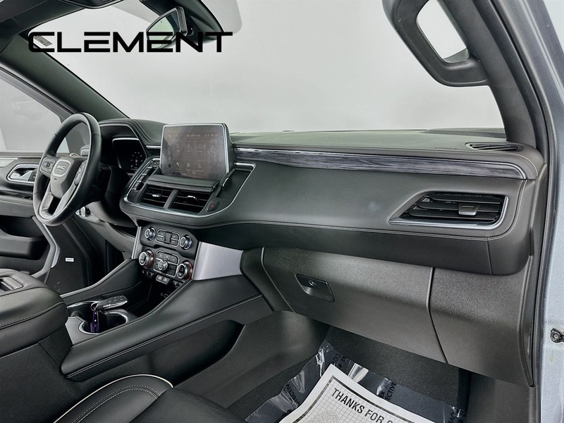GMC Yukon XL Vehicle Full-screen Gallery Image 36