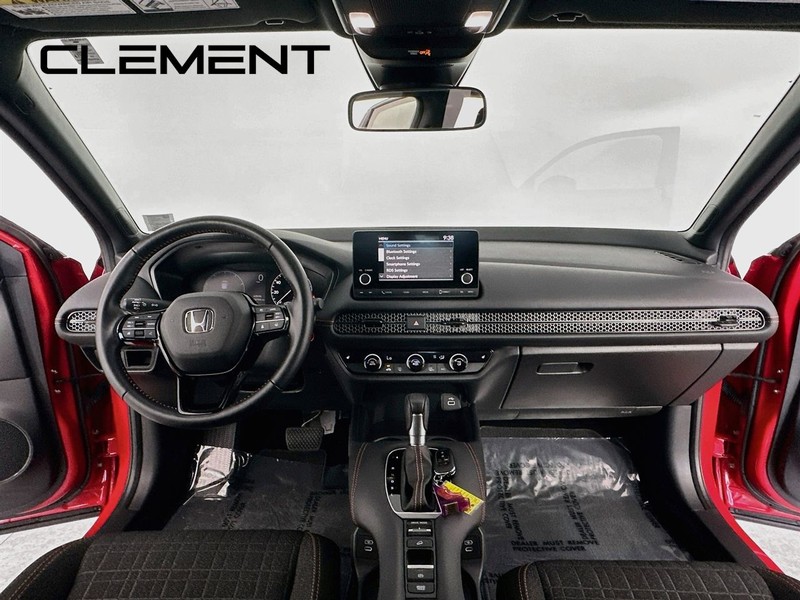 Honda HR-V Vehicle Full-screen Gallery Image 12
