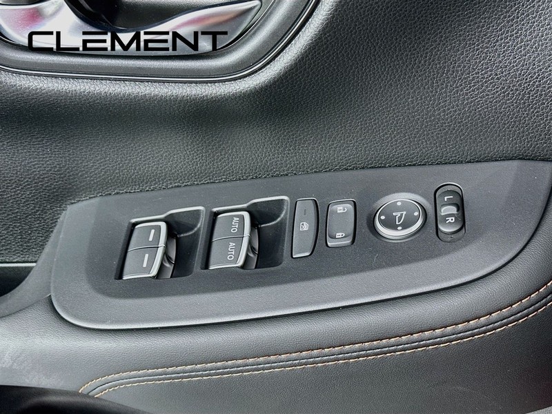 Honda HR-V Vehicle Full-screen Gallery Image 26