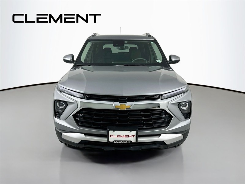 Chevrolet Trailblazer Vehicle Full-screen Gallery Image 3