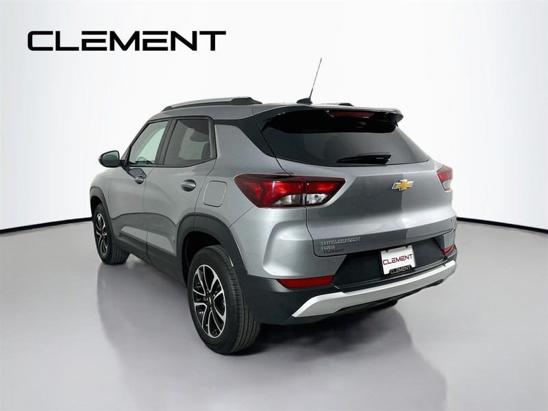 Chevrolet Trailblazer Vehicle Full-screen Gallery Image 10