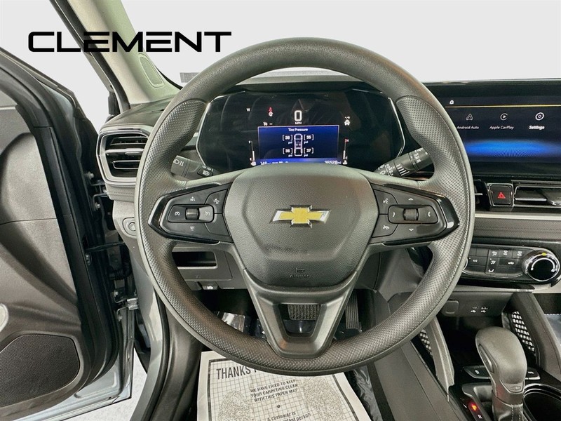 Chevrolet Trailblazer Vehicle Full-screen Gallery Image 15