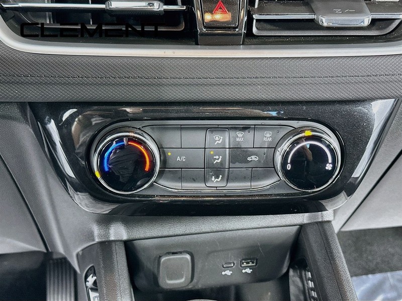 Chevrolet Trailblazer Vehicle Full-screen Gallery Image 22
