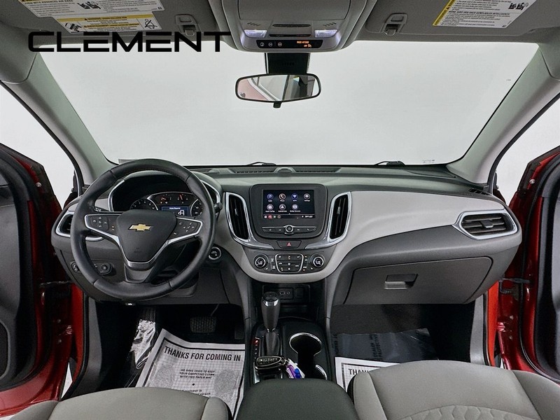 Chevrolet Equinox Vehicle Full-screen Gallery Image 12
