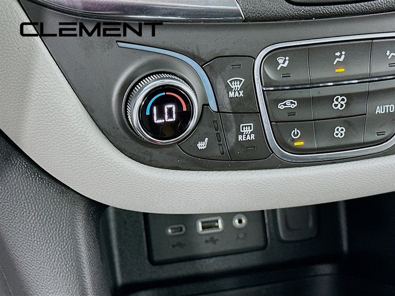 Chevrolet Equinox Vehicle Full-screen Gallery Image 23