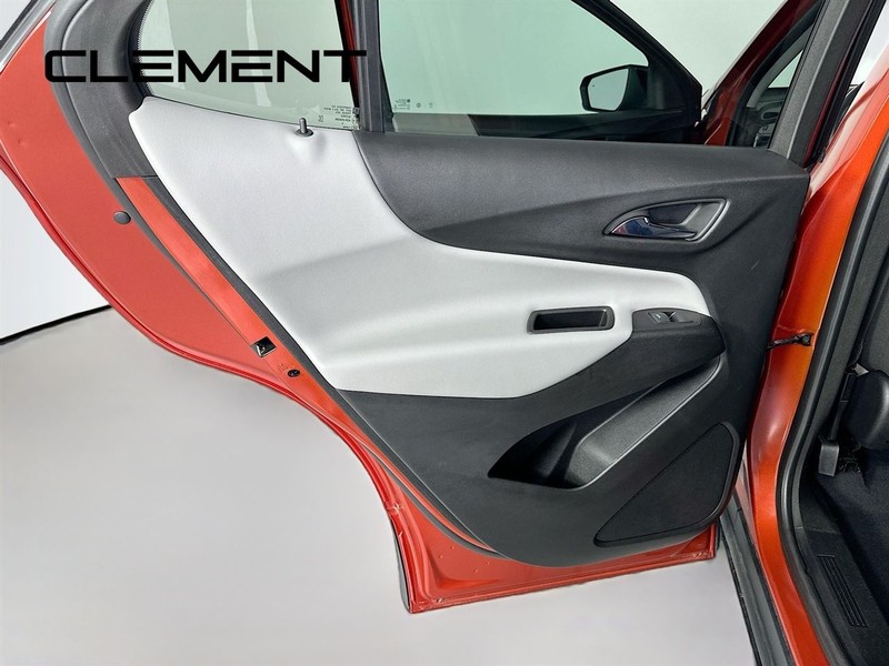 Chevrolet Equinox Vehicle Full-screen Gallery Image 30
