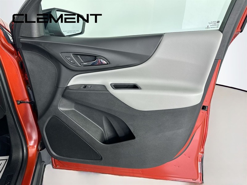 Chevrolet Equinox Vehicle Full-screen Gallery Image 34