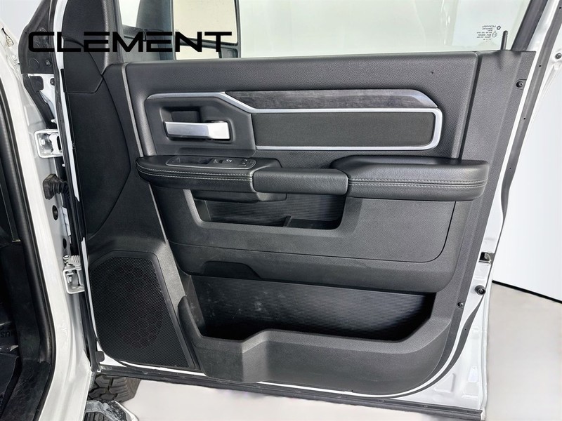 Ram 3500 Vehicle Image 32