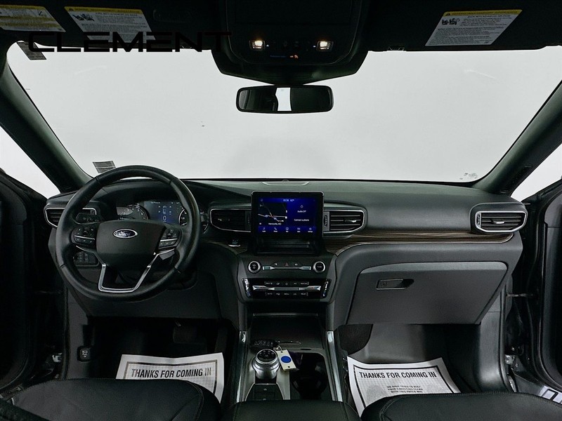 Ford Explorer Vehicle Image 12