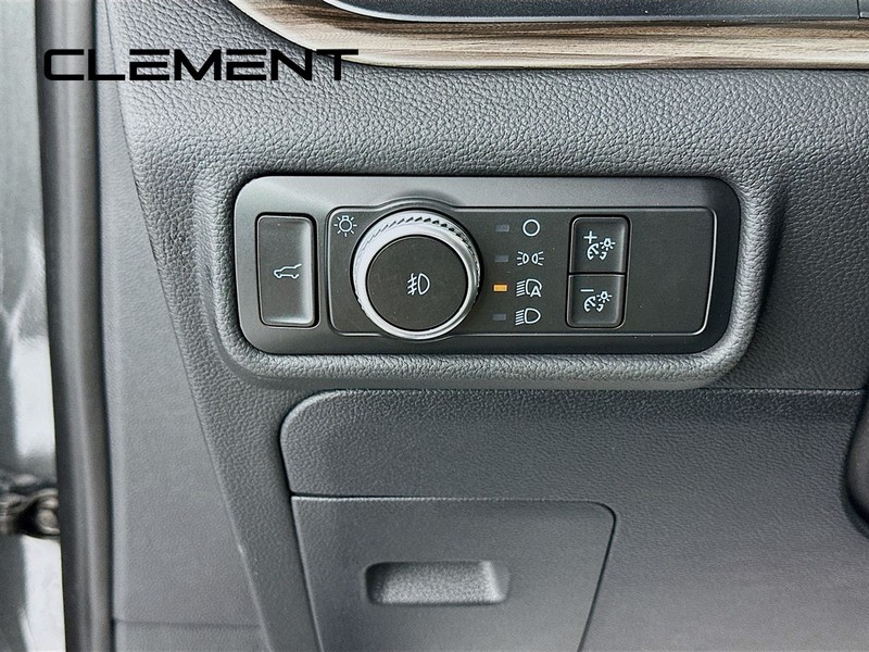 Ford Explorer Vehicle Image 14
