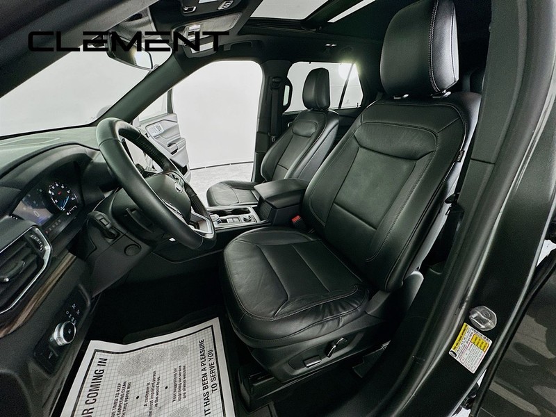 Ford Explorer Vehicle Image 31