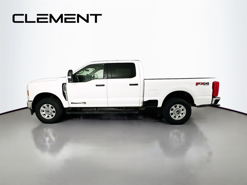 Ford Super Duty F-250 SRW Vehicle Image 06