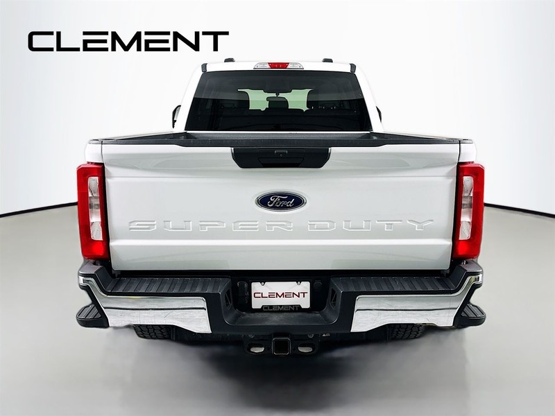 Ford Super Duty F-250 SRW Vehicle Image 08