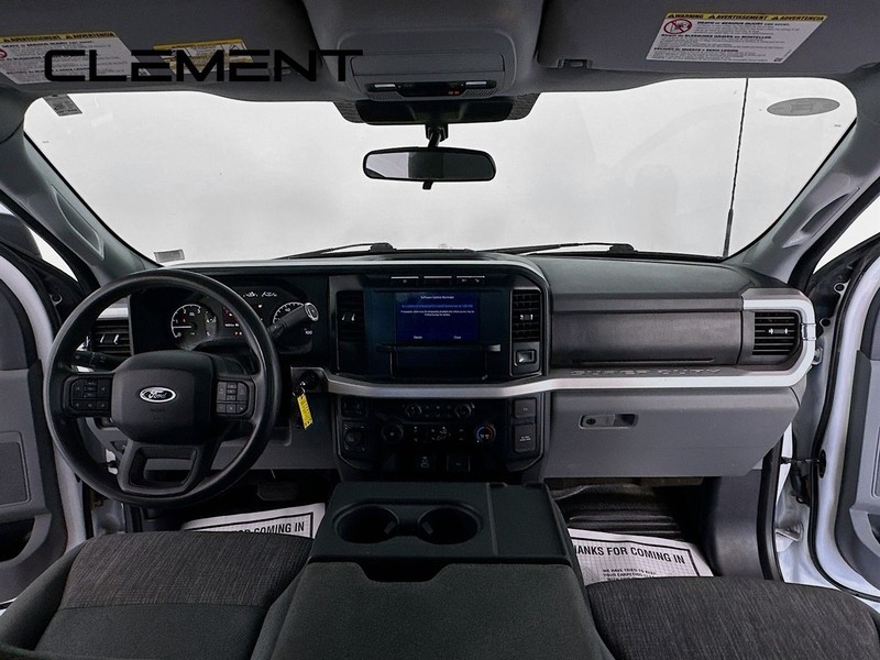 Ford Super Duty F-250 SRW Vehicle Image 12