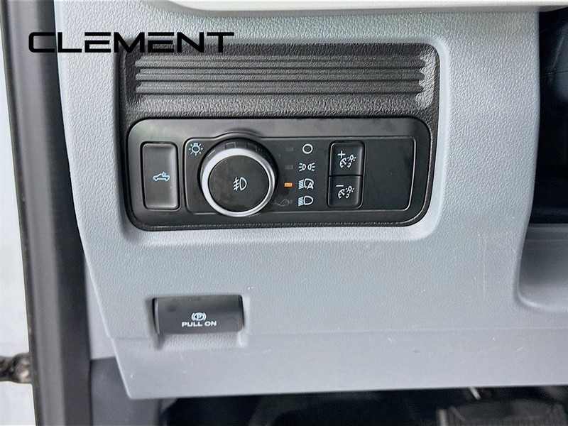 Ford Super Duty F-250 SRW Vehicle Image 14
