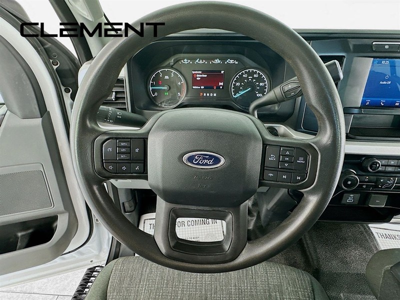 Ford Super Duty F-250 SRW Vehicle Image 15