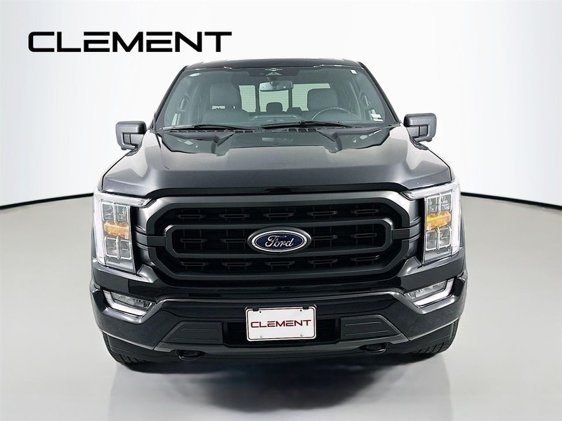 Ford F-150 Vehicle Full-screen Gallery Image 3